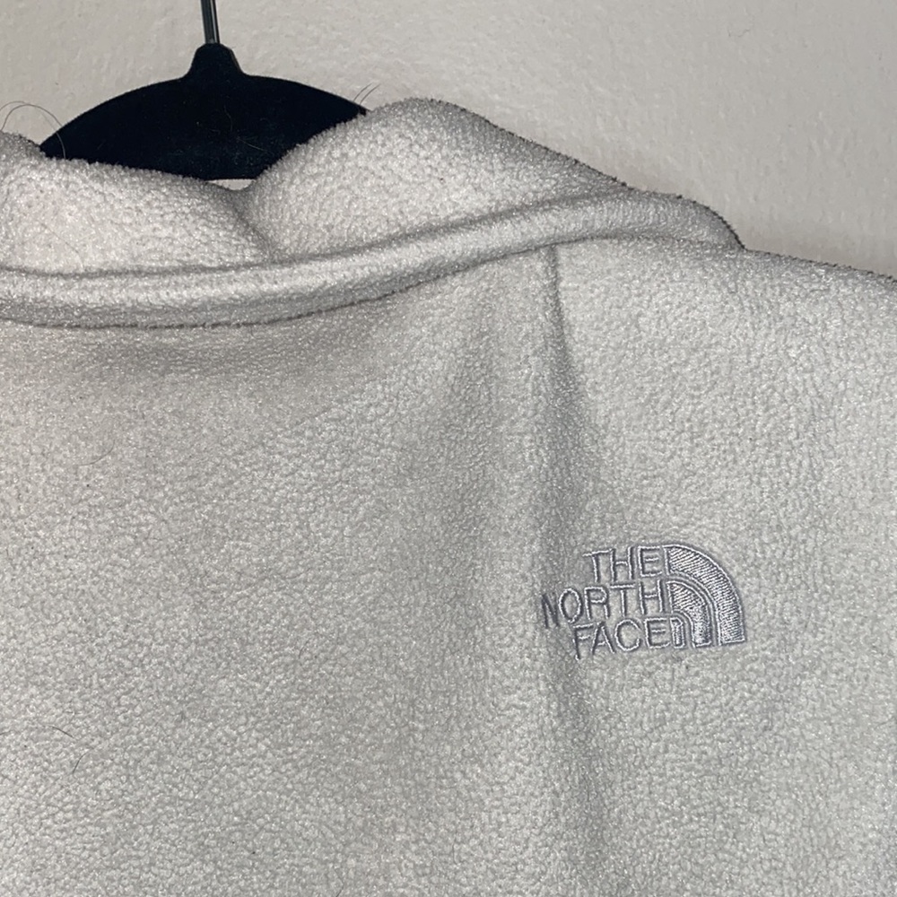 💋Comfy White North Face fleece zip up! - Picture 10 of 11